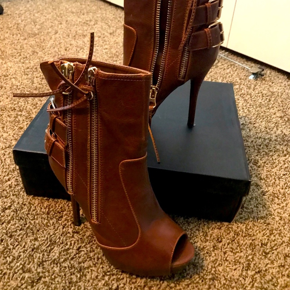 Cognac peep toe statement booties!